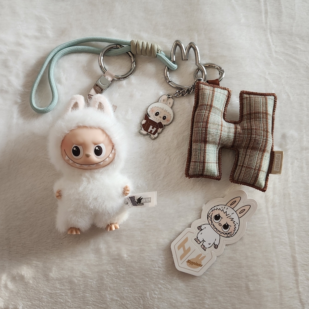 POP MART THE MONSTERS Letter H Pin For Love Plush & Cutout Pendent Set 🤍